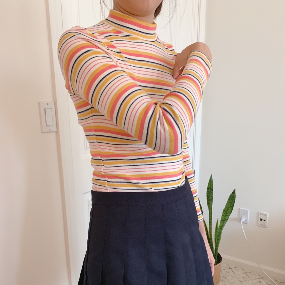 Cute bodycon sweater shirt in colorful stripes